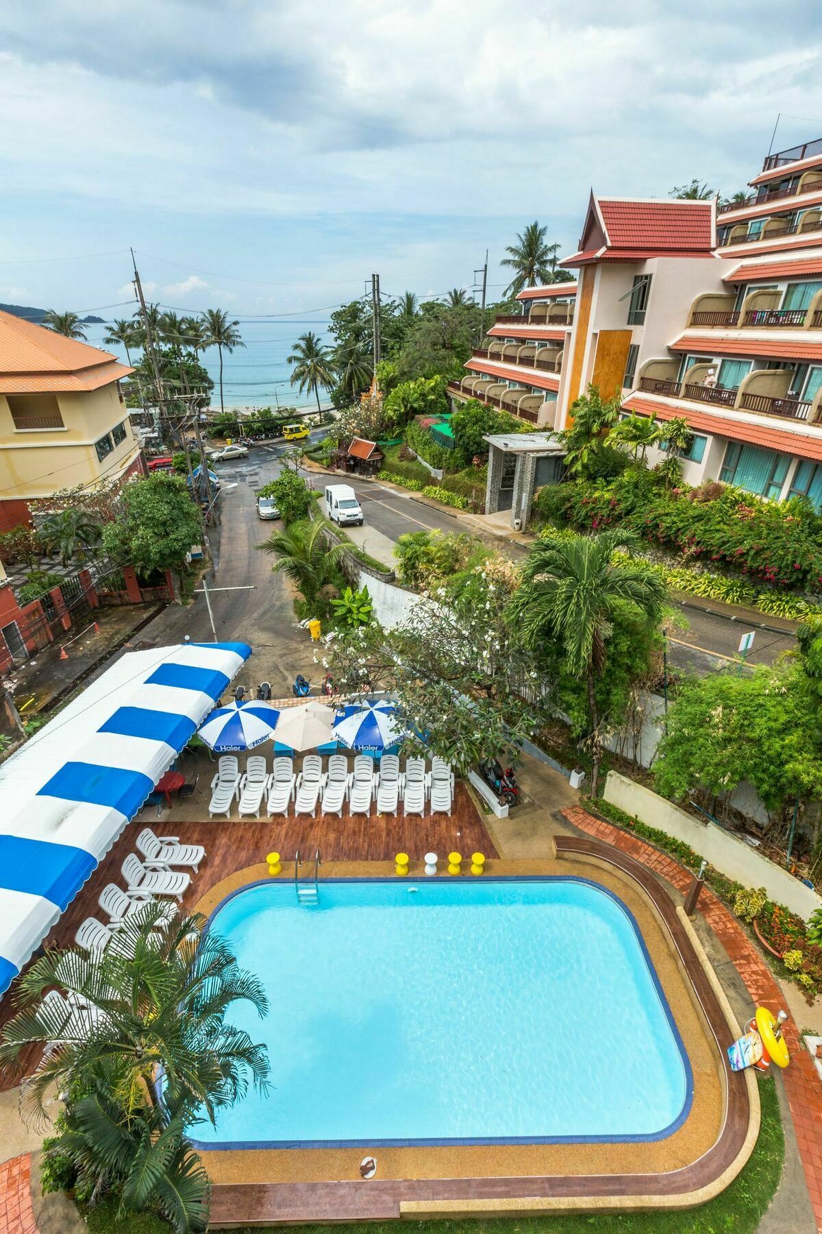 Porterhouse Beach Hotel Patong Eksteriør bilde