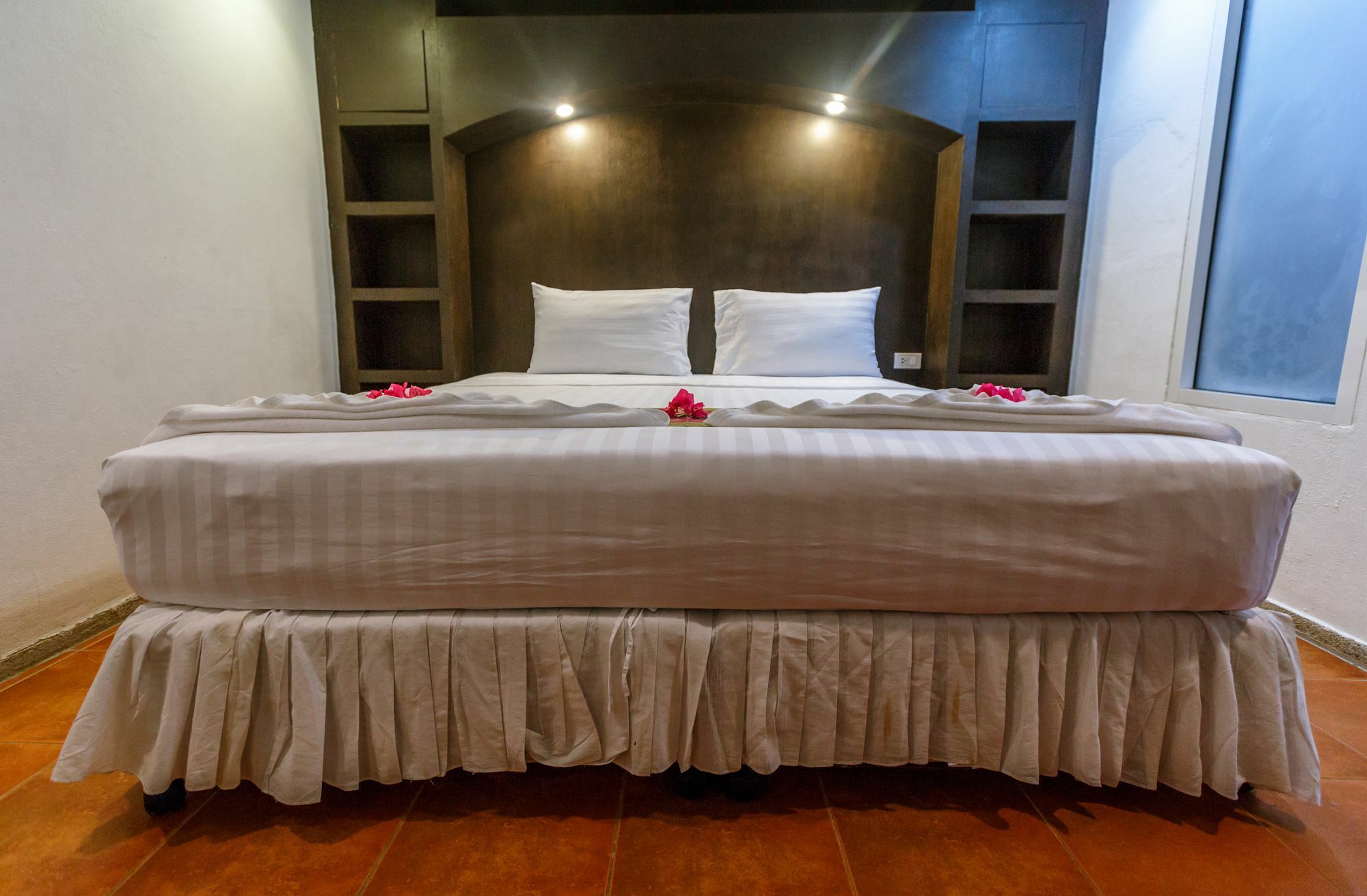 Porterhouse Beach Hotel Patong Eksteriør bilde